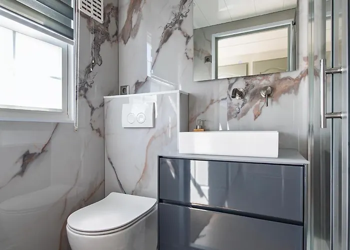 32, Woods, Big Garden, Private Parking , Ac & Privacy! Σαλέ *