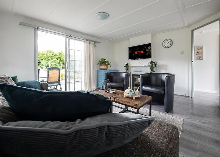 Σαλέ 32, Woods, Big Garden, Private Parking , Ac & Privacy! *