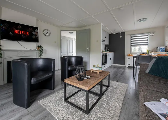 Σαλέ 32, Woods, Big Garden, Private Parking , Ac & Privacy! *