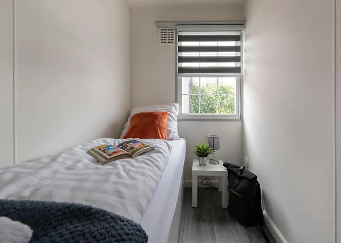 32, Woods, Big Garden, Private Parking , Ac & Privacy! Σαλέ Oisterwijk