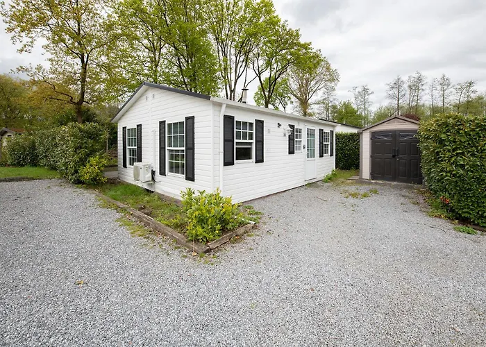 32, Woods, Big Garden, Private Parking , Ac & Privacy! Σαλέ *