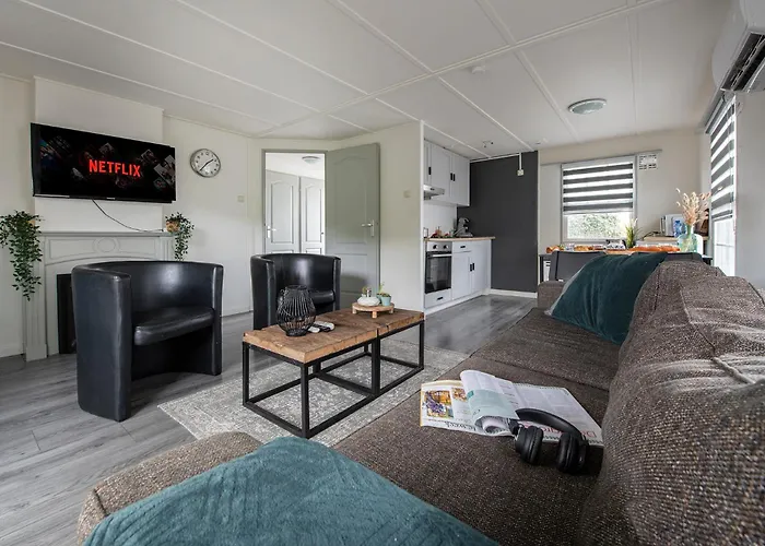 32, Woods, Big Garden, Private Parking , Ac & Privacy! * Oisterwijk