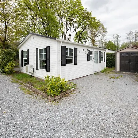 32, Woods, Big Garden, Private Parking , Ac & Privacy! Chalet *